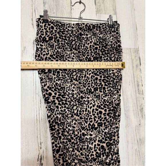 Vince Camuto Leopard Print Mini Skirt - Picture 9 of 9